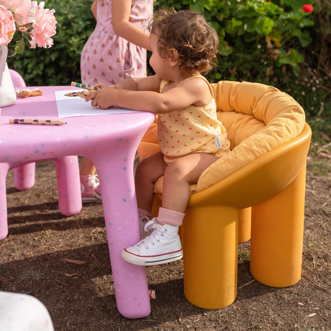 Orchid Confetti Table
