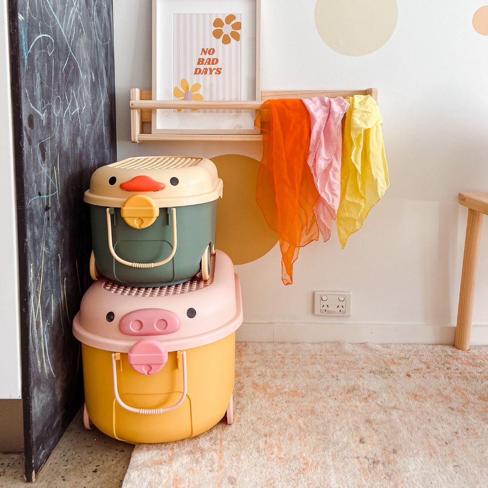 Portable toy top box